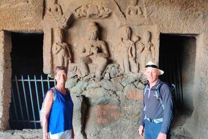 Verken de oude, uit rotsen gehouwen tempels van de Elephanta grotten tijdens een privétour met gids vanuit Mumbai, India, foto 12 | wizardtrip