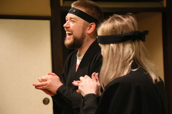 Lernen Sie authentische Ninjatechniken in Kyoto, einschließlich Schwertkampf und Shurikenwerfen, während einer einstündigen praktischen Trainingseinheit, Foto 9 | wizardtrip