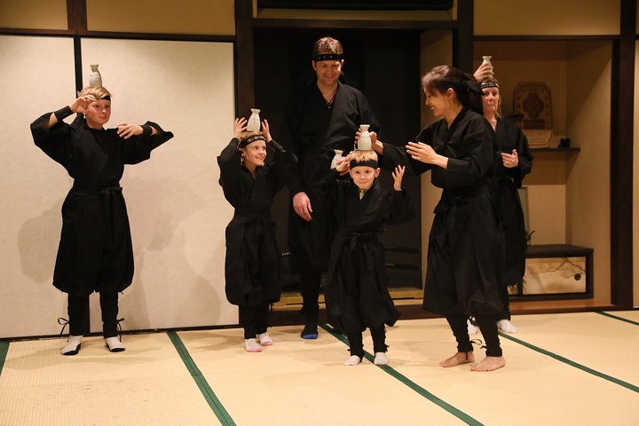 Lernen Sie authentische Ninjatechniken in Kyoto, einschließlich Schwertkampf und Shurikenwerfen, während einer einstündigen praktischen Trainingseinheit, Foto 13 | wizardtrip