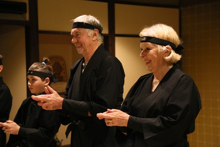 Lernen Sie authentische Ninjatechniken in Kyoto, einschließlich Schwertkampf und Shurikenwerfen, während einer einstündigen praktischen Trainingseinheit, Foto 16 | wizardtrip