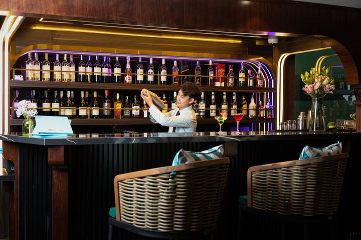 Crucero de lujo en catamarán por la Bahía de Halong y Lan Ha, Vietnam, con actividades y vistas panorámicas, foto 17 | wizardtrip