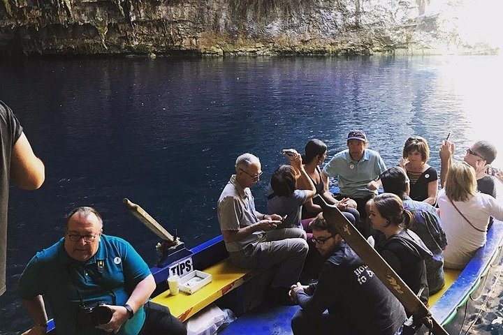 Heldagstur på Kefalonia, Grekland, med vinprovning, grottor och byar, foto 13 | wizardtrip
