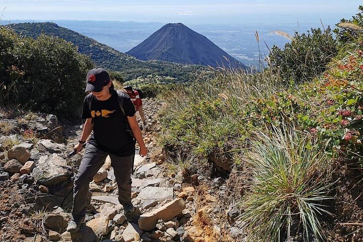 エルサルバドルのサンタアナ火山とコアテペケ湖へのハイキングツアー、写真17 | wizardtrip