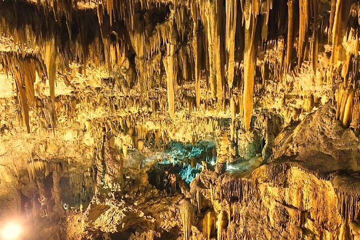 Drogarati Cave and Melissani Lake Tour from Argostoli | wizardtrip