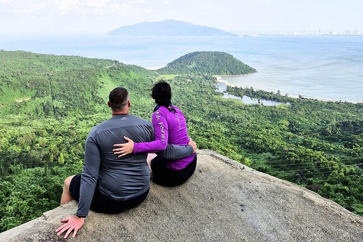 Scenic motorbike tour along Vietnam's coast and mountains, featuring Hai Van Pass and Son Tra Peninsula, photo 6 | wizardtrip