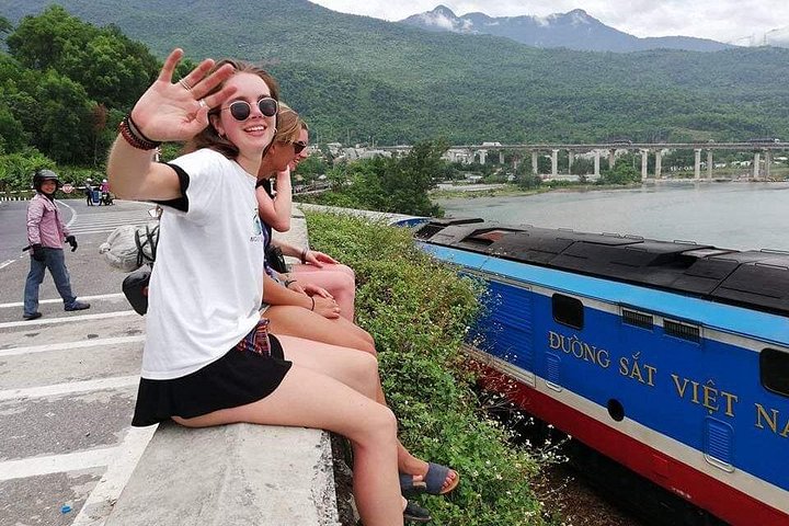 Scenic motorbike tour along Vietnam's coast and mountains, featuring Hai Van Pass and Son Tra Peninsula, photo 10 | wizardtrip