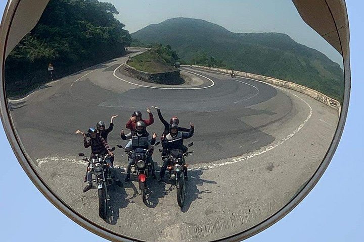 Scenic motorbike tour along Vietnam's coast and mountains, featuring Hai Van Pass and Son Tra Peninsula, photo 11 | wizardtrip