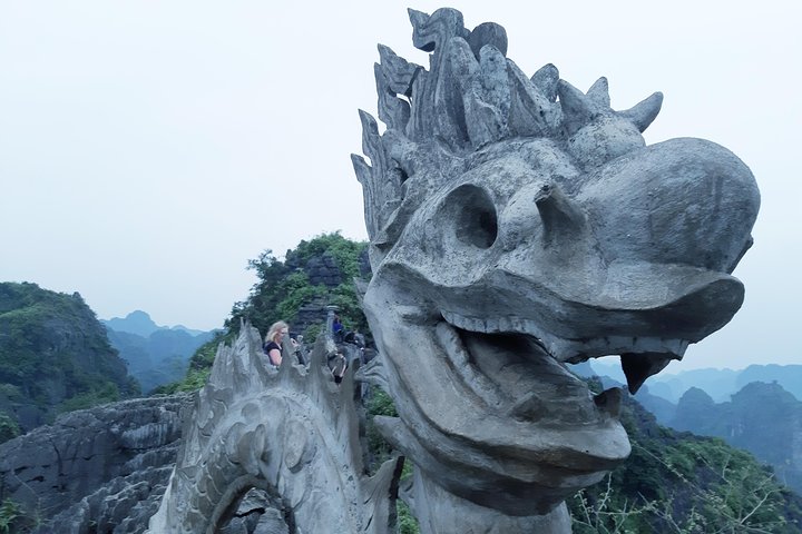 Excursion d'une journée de Hanoï à Ninh Binh, avec balades en bateau, vélo et sites historiques, photo 11 | wizardtrip
