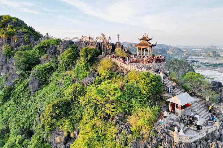 Excursion d'une journée de Hanoï à Ninh Binh, avec balades en bateau, vélo et sites historiques, photo 16 | wizardtrip