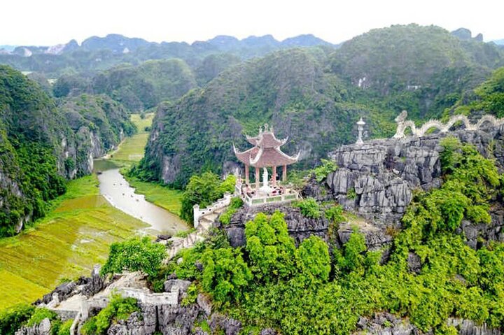 Excursion d'une journée de Hanoï à Ninh Binh, avec balades en bateau, vélo et sites historiques, photo 19 | wizardtrip