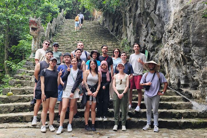 Excursion d'une journée de Hanoï à Ninh Binh, avec balades en bateau, vélo et sites historiques, photo 20 | wizardtrip