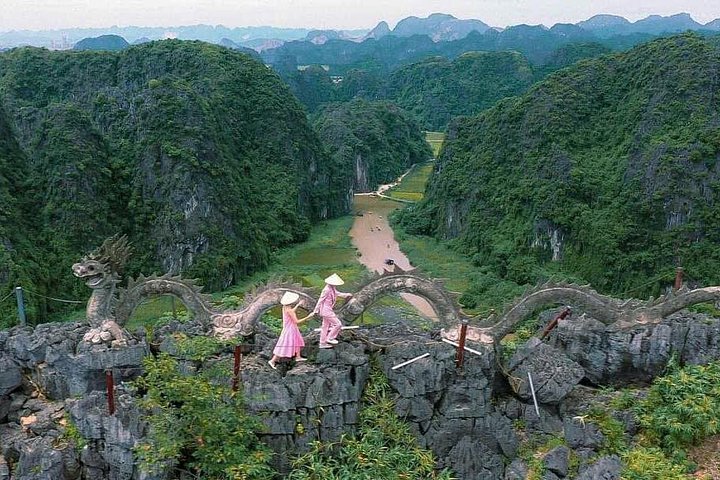 Excursion d'une journée de Hanoï à Ninh Binh, avec balades en bateau, vélo et sites historiques, photo 24 | wizardtrip