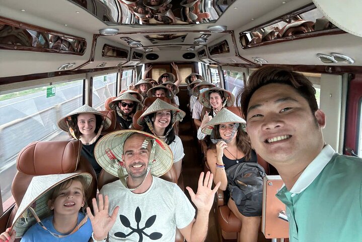 Excursion d'une journée de Hanoï à Ninh Binh, avec balades en bateau, vélo et sites historiques, photo 26 | wizardtrip