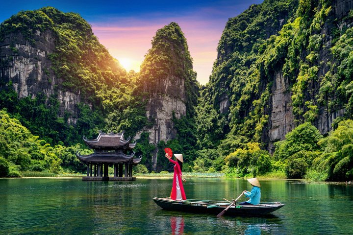 Excursion d'une journée de Hanoï à Ninh Binh, avec balades en bateau, vélo et sites historiques, photo 38 | wizardtrip