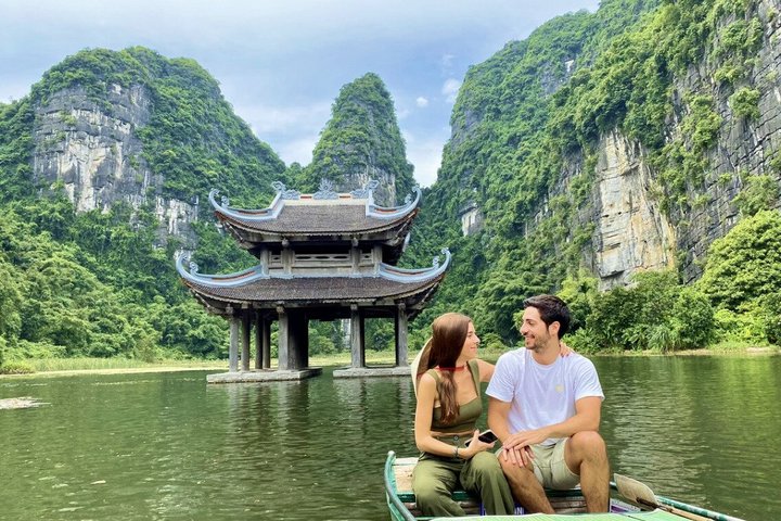 Excursion d'une journée de Hanoï à Ninh Binh, avec balades en bateau, vélo et sites historiques, photo 40 | wizardtrip