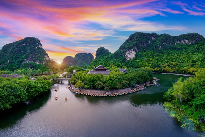 Excursion d'une journée de Hanoï à Ninh Binh, avec balades en bateau, vélo et sites historiques, photo 42 | wizardtrip
