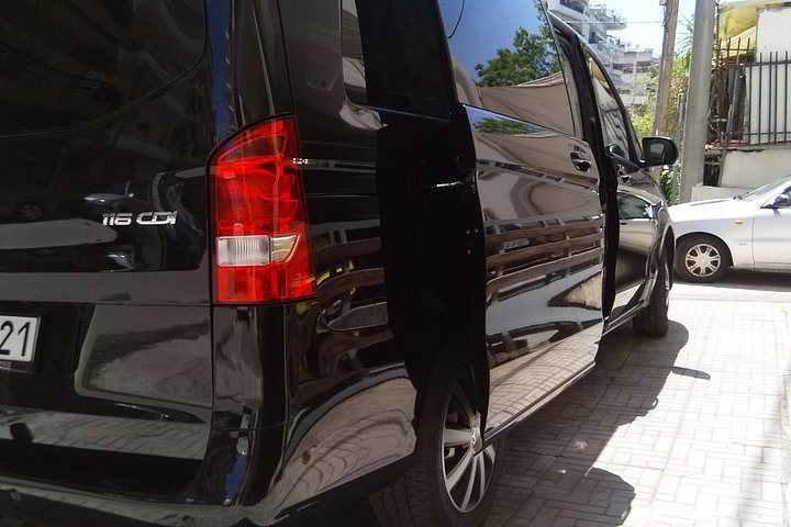 Comfortable Mercedes-Benz airport transfer service in Athens, Greece, with professional drivers, photo 10 | wizardtrip