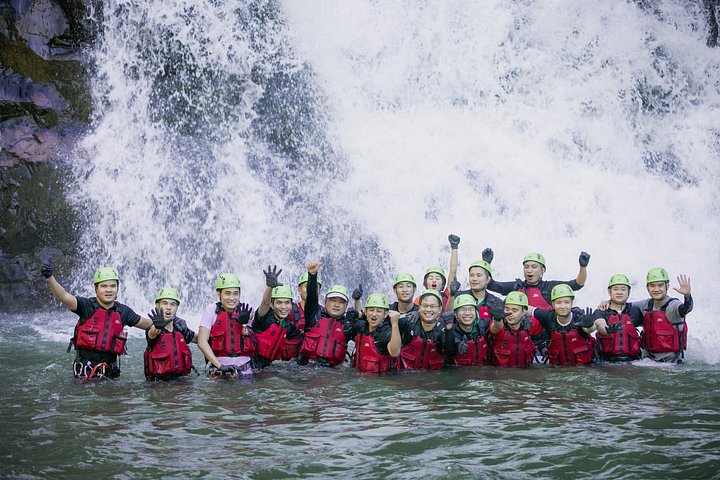 Aventure de canyoning extrême à la cascade de Datanla à Da Lat, Vietnam, avec descente en rappel et toboggans aquatiques, photo 14 | wizardtrip