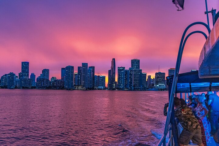 Croisière Cocktail Miami au Coucher du Soleil et Feux de la Ville avec Bar Ouvert | wizardtrip