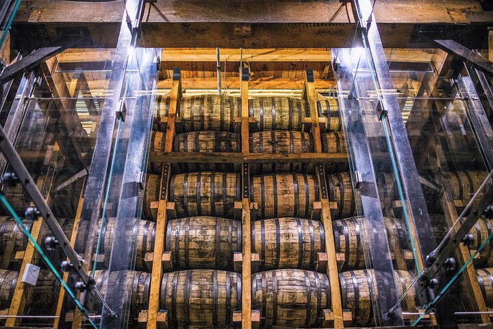 Visite a histórica Destilaria Jack Daniel's em Lynchburg, Tennessee, com degustações de whiskey e transporte desde Nashville, foto 6 | wizardtrip