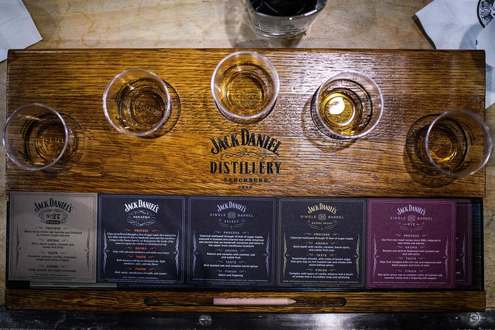 Visite a histórica Destilaria Jack Daniel's em Lynchburg, Tennessee, com degustações de whiskey e transporte desde Nashville, foto 10 | wizardtrip