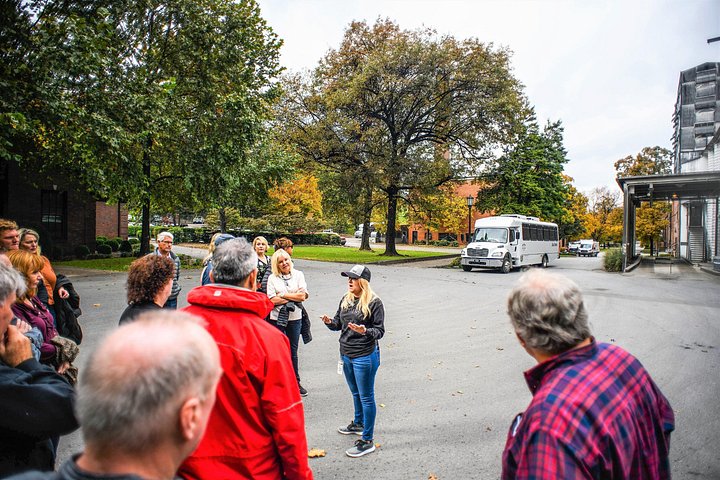 Visite a histórica Destilaria Jack Daniel's em Lynchburg, Tennessee, com degustações de whiskey e transporte desde Nashville, foto 15 | wizardtrip