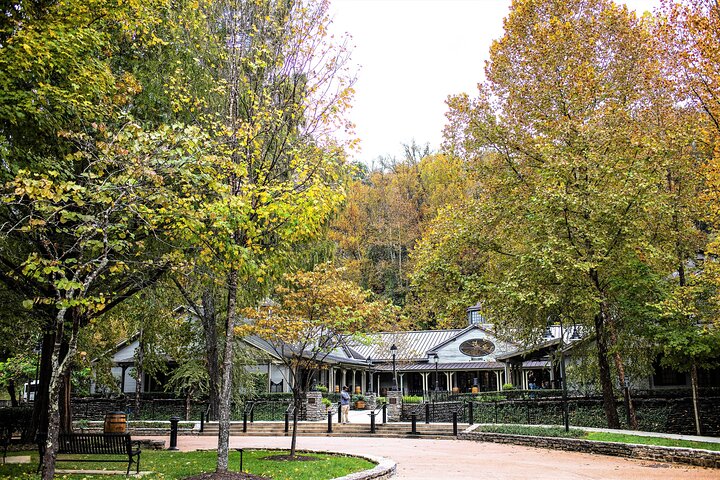 Visite a histórica Destilaria Jack Daniel's em Lynchburg, Tennessee, com degustações de whiskey e transporte desde Nashville, foto 19 | wizardtrip
