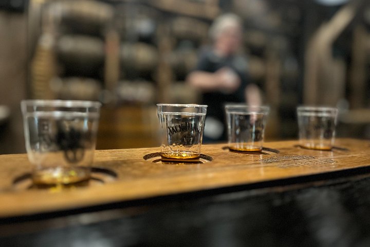 Visite a histórica Destilaria Jack Daniel's em Lynchburg, Tennessee, com degustações de whiskey e transporte desde Nashville, foto 23 | wizardtrip