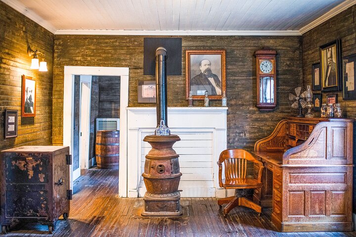 Visite a histórica Destilaria Jack Daniel's em Lynchburg, Tennessee, com degustações de whiskey e transporte desde Nashville, foto 34 | wizardtrip