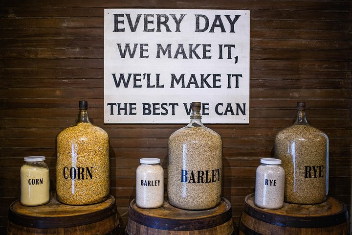 Visite a histórica Destilaria Jack Daniel's em Lynchburg, Tennessee, com degustações de whiskey e transporte desde Nashville, foto 36 | wizardtrip