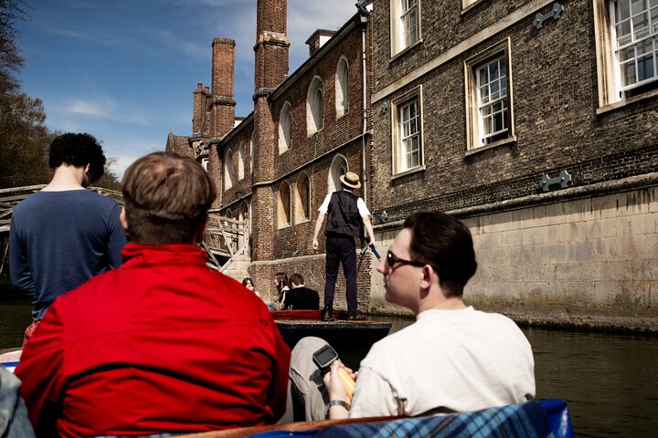 Passeio guiado a pé e punting no Rio Cam em Cambridge, Inglaterra, foto 8 | wizardtrip