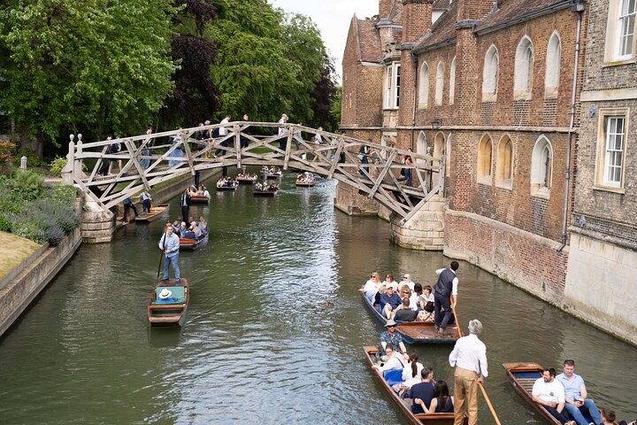 Passeio guiado a pé e punting no Rio Cam em Cambridge, Inglaterra, foto 11 | wizardtrip