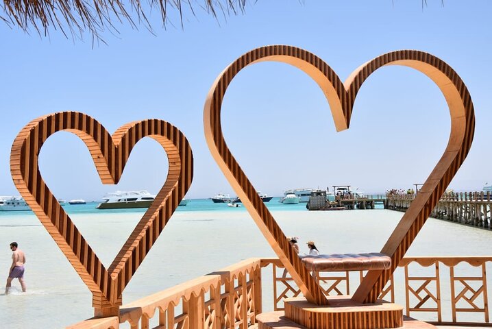 En livlig båttur till Orange Bay Island, Hurghada, med snorkling och avkoppling, foto 12 | wizardtrip