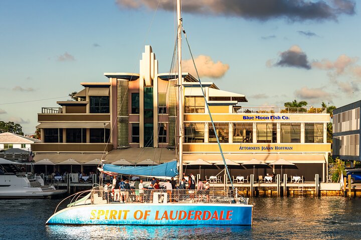 Goditi una panoramica crociera in catamarano al tramonto lungo la costa di Fort Lauderdale, ammirando ville e l'oceano, foto 6 | wizardtrip
