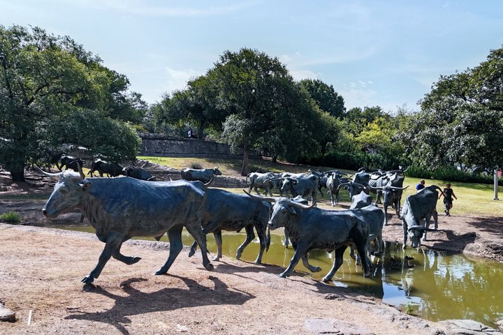Tur i åben varebil i Dallas forbi vartegn som JFK Memorial og Pioneer Plaza, foto 41 | wizardtrip
