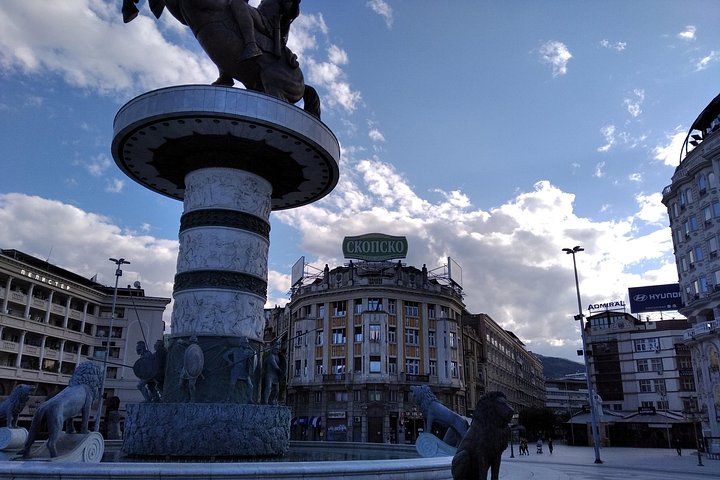 Ontdek de historische plekken en levendige cultuur van Skopje tijdens een begeleide wandeltocht, foto 6 | wizardtrip