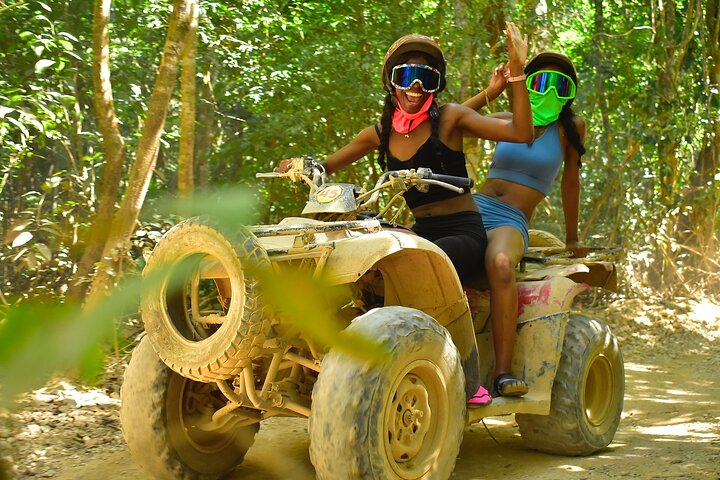 Vivi un'avventura nella giungla ricca di azione vicino a Cancun con quad, zipline, cavalcate e nuotate nel cenote, foto 7 | wizardtrip