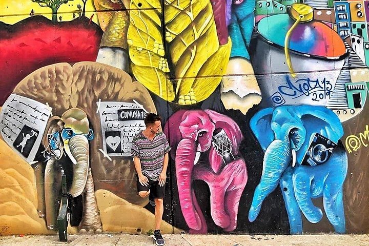 コロンビア、メデジンのコムナ13グラフィティツアー、ストリートアートと地元文化を紹介、写真9 | wizardtrip