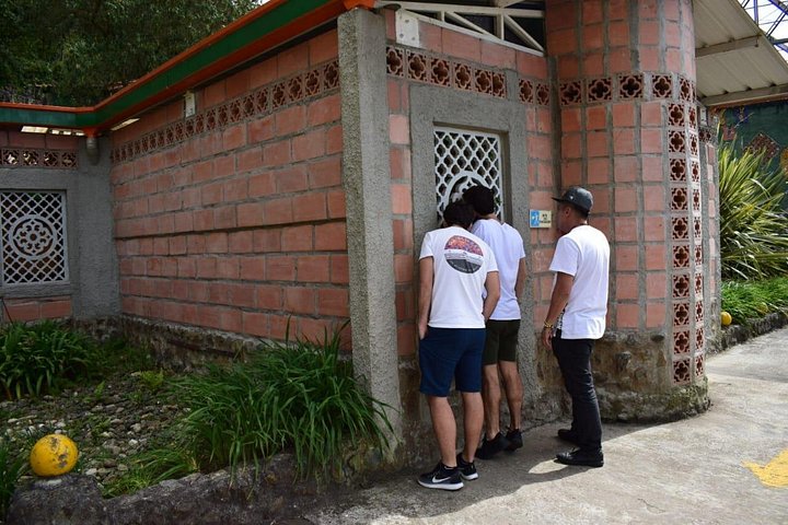 Utforska Medellín's historia med en tur som täcker Pablo Escobars liv, museum och minnesmärken, foto 8 | wizardtrip