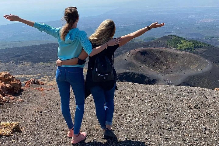 Morgeneventyr på Etna-bjergets kratere, lavastrømme og unikke landskaber fra Catania, Sicilien, foto 22 | wizardtrip
