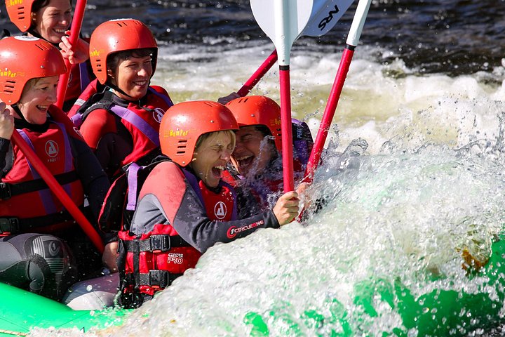 Spannend wildwaterraftavontuur op de River Dee in Llangollen, Wales, foto 3 | wizardtrip