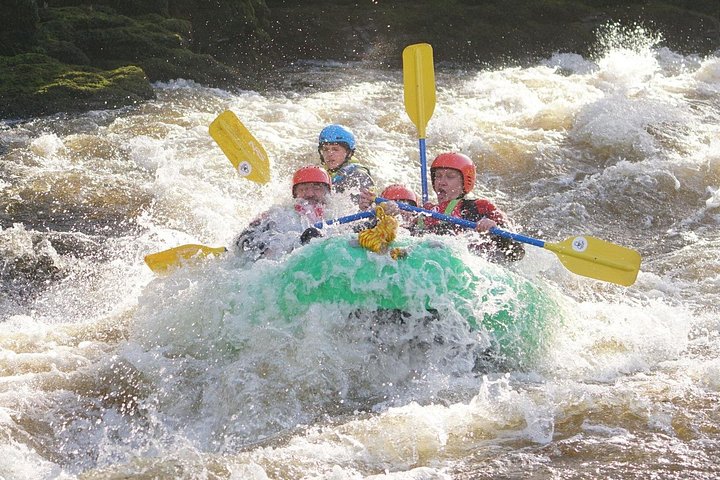 Spannend wildwaterraftavontuur op de River Dee in Llangollen, Wales, foto 5 | wizardtrip