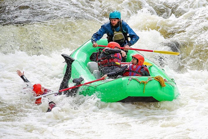 Spannend wildwaterraftavontuur op de River Dee in Llangollen, Wales, foto 7 | wizardtrip