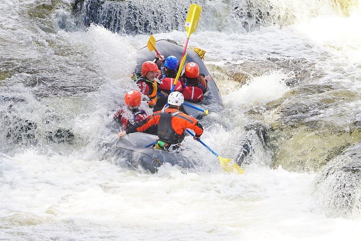 Spannend wildwaterraftavontuur op de River Dee in Llangollen, Wales, foto 9 | wizardtrip