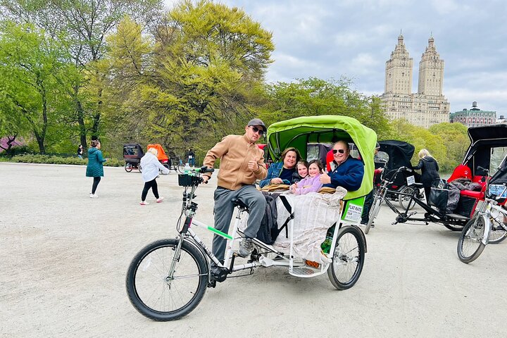 Pedicab tours in Central Park, New York City, showcasing iconic landmarks and scenic beauty, photo 1 | wizardtrip