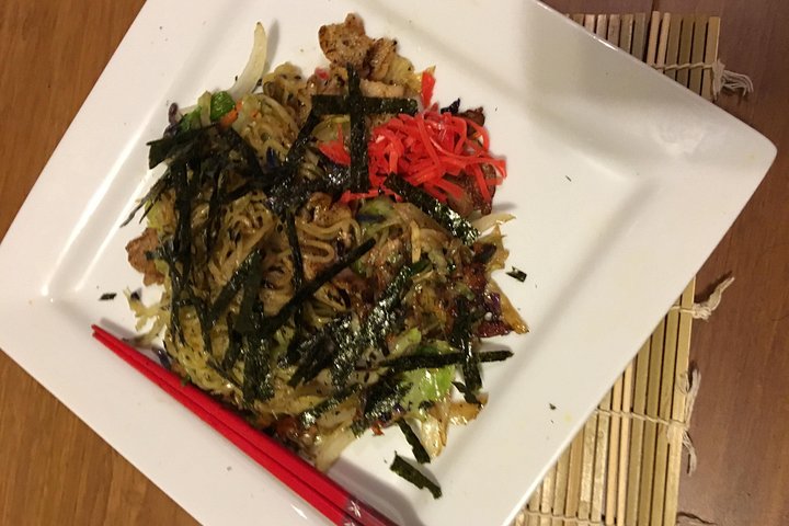 Aprende a cocinar auténtica comida callejera japonesa como Yakisoba y Takoyaki en Beech Grove, Indiana, foto 6 | wizardtrip