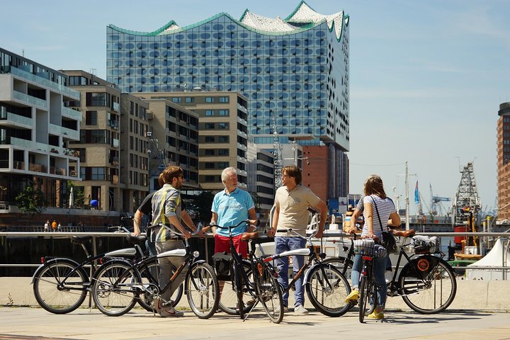 Guided Hamburg City Bike Tour | wizardtrip