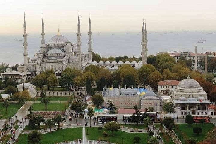 Tour privado guiado por los monumentos históricos icónicos de Estambul, incluyendo Santa Sofía, la Mezquita Azul y el Palacio de Topkapi, foto 8 | wizardtrip