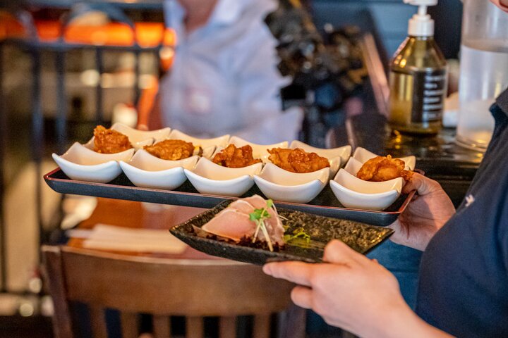 カナダ、バンクーバーのGastown歴史ウォーキングフードツアー。飲食物のテイスティングと史跡が含まれます、写真7 | wizardtrip