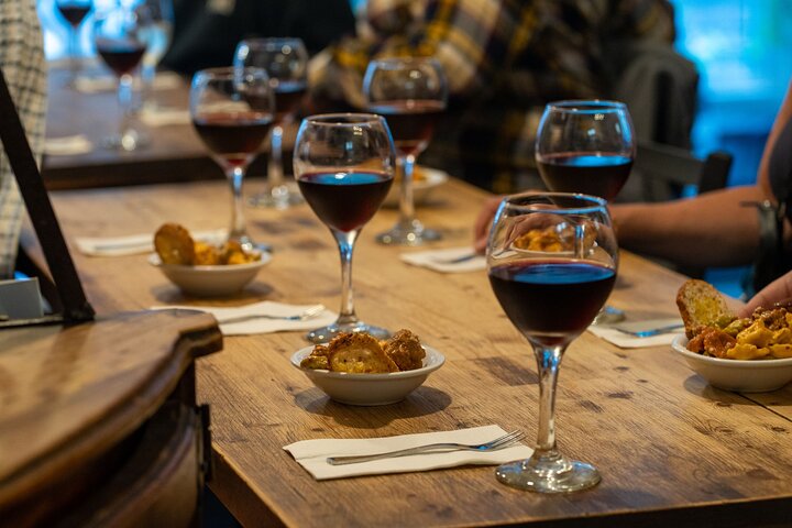 カナダ、バンクーバーのGastown歴史ウォーキングフードツアー。飲食物のテイスティングと史跡が含まれます、写真8 | wizardtrip